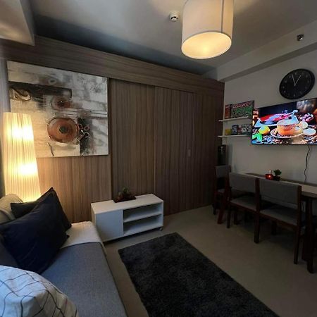 Shore 2 Residences High Speed Internet Walking Distance To Moa And Ikea Manila Esterno foto