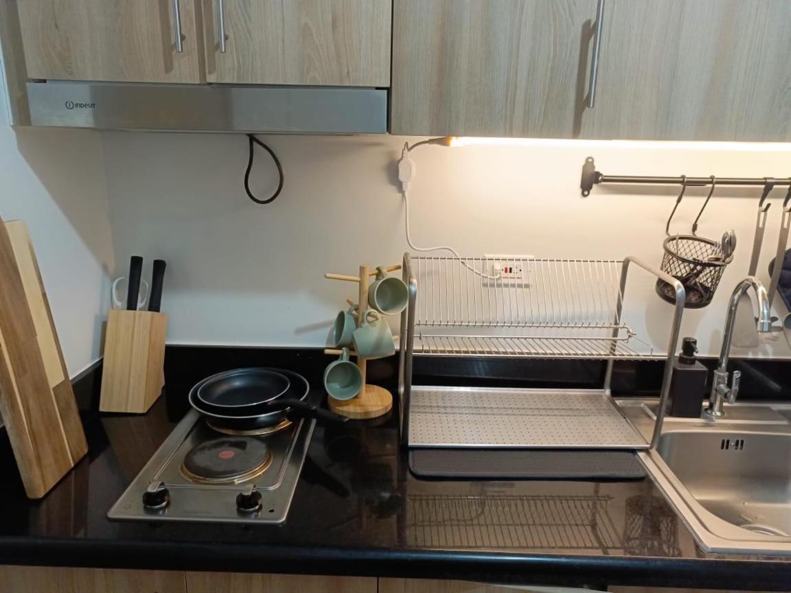 Shore 2 Residences High Speed Internet Walking Distance To Moa And Ikea Manila Esterno foto