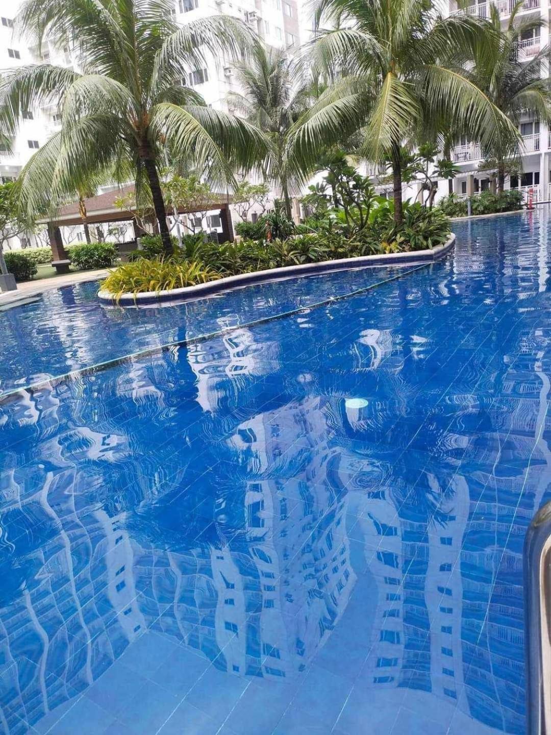 Shore 2 Residences High Speed Internet Walking Distance To Moa And Ikea Manila Esterno foto