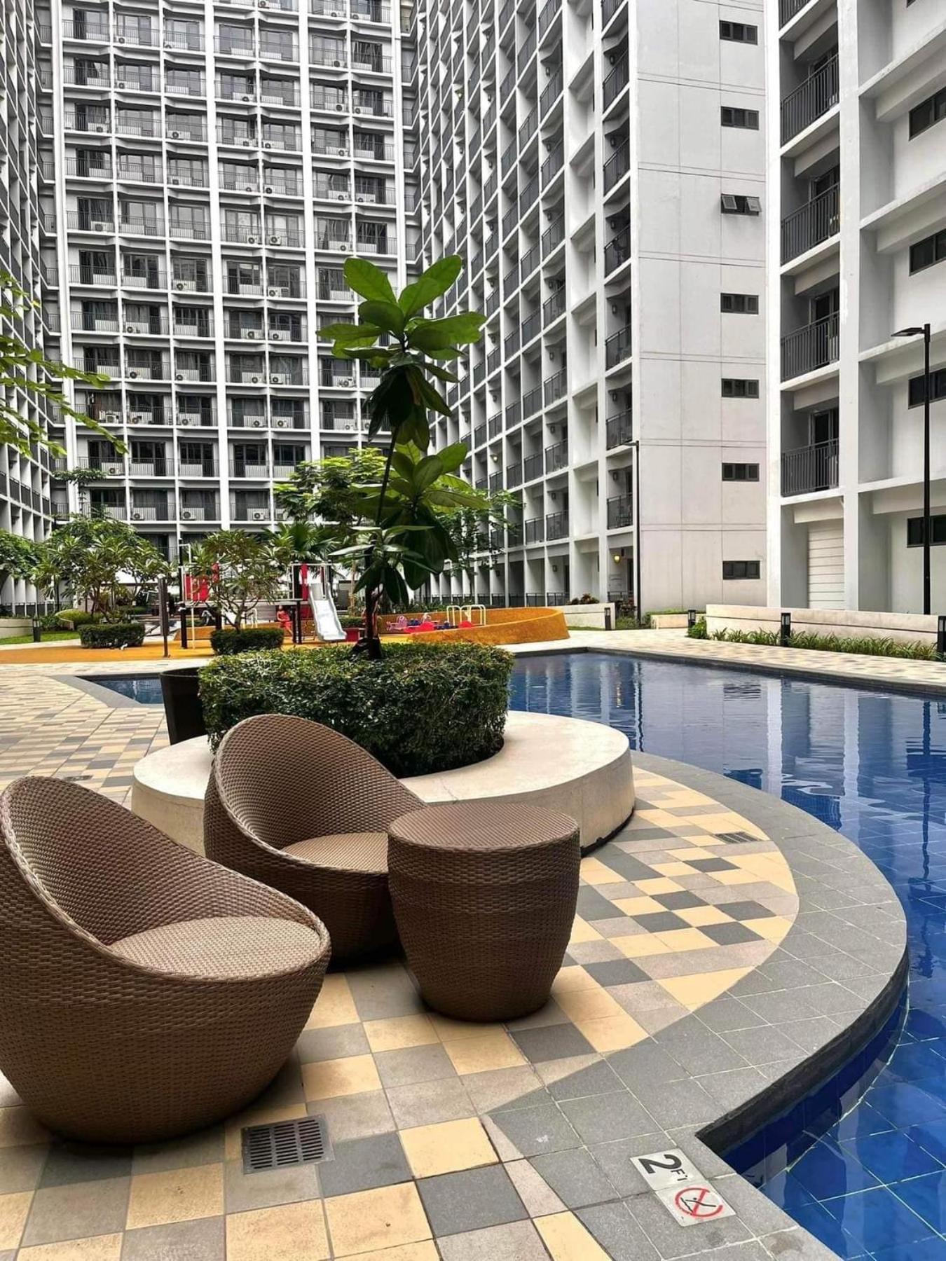 Shore 2 Residences High Speed Internet Walking Distance To Moa And Ikea Manila Esterno foto